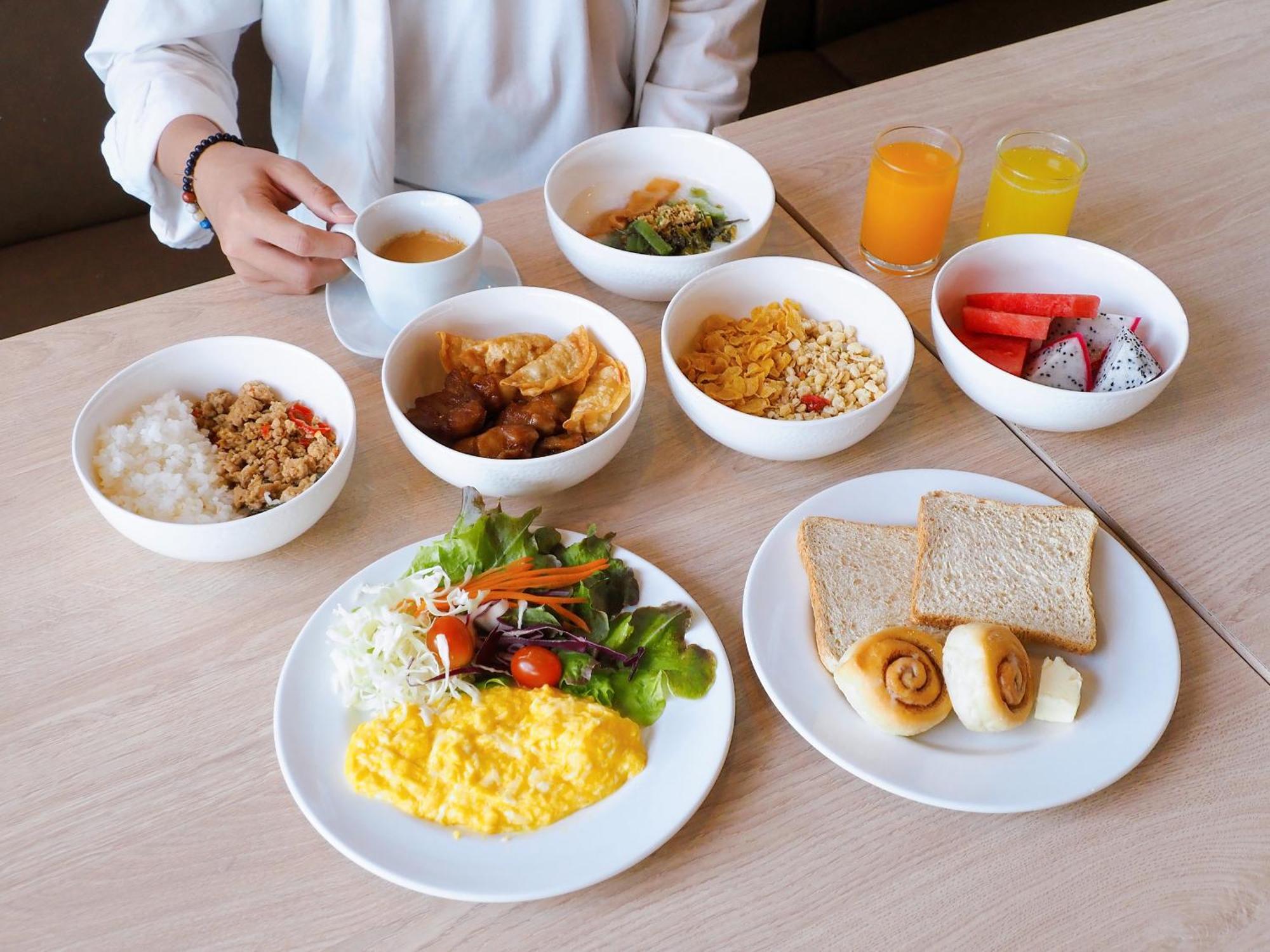 Kokotel Bangkok Dheva Thonglor Екстериор снимка